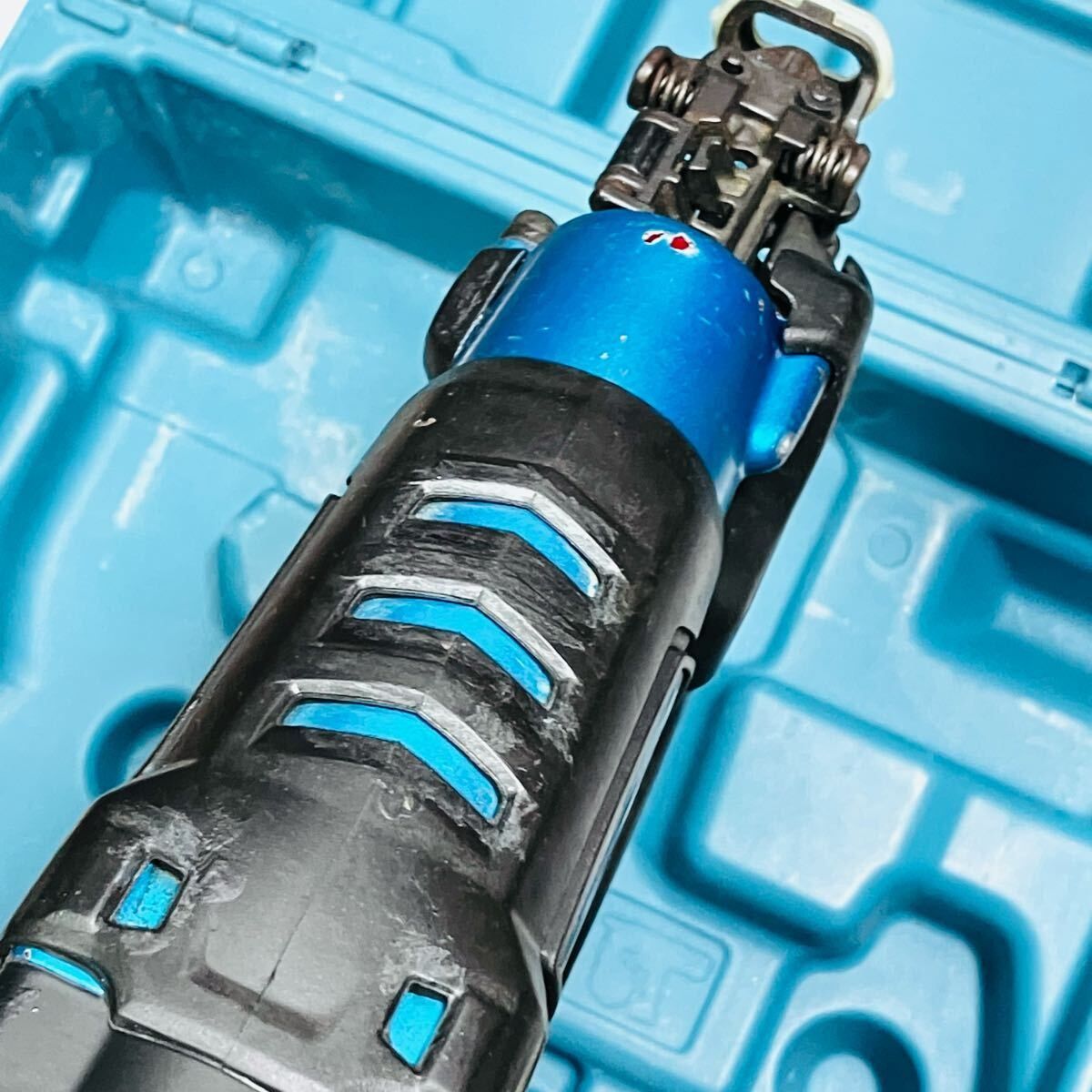 整備品 動作良好 マキタ makita 高圧 41mm ねじ打ち機 ビス打ち機