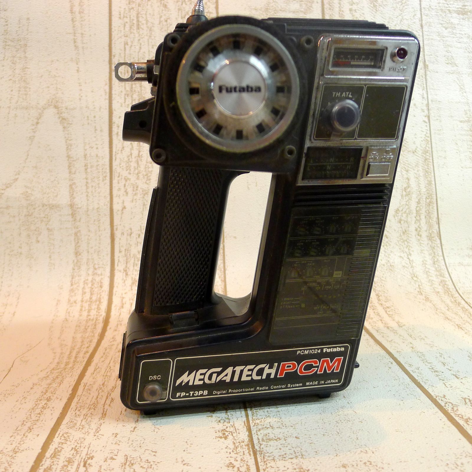 フタバ　MEGATECH FM プロポ 箱付き Futaba フタバ MEGATECH PCM 型番：FP-T3PB ラジコンプロポ送信機