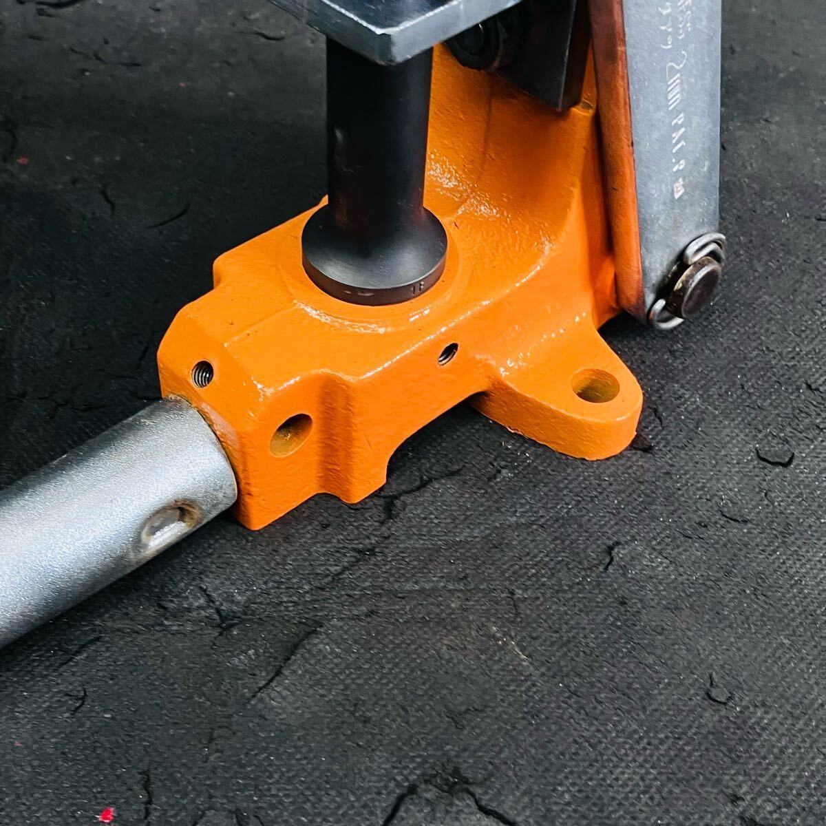 チャンネル 穴あけ工具