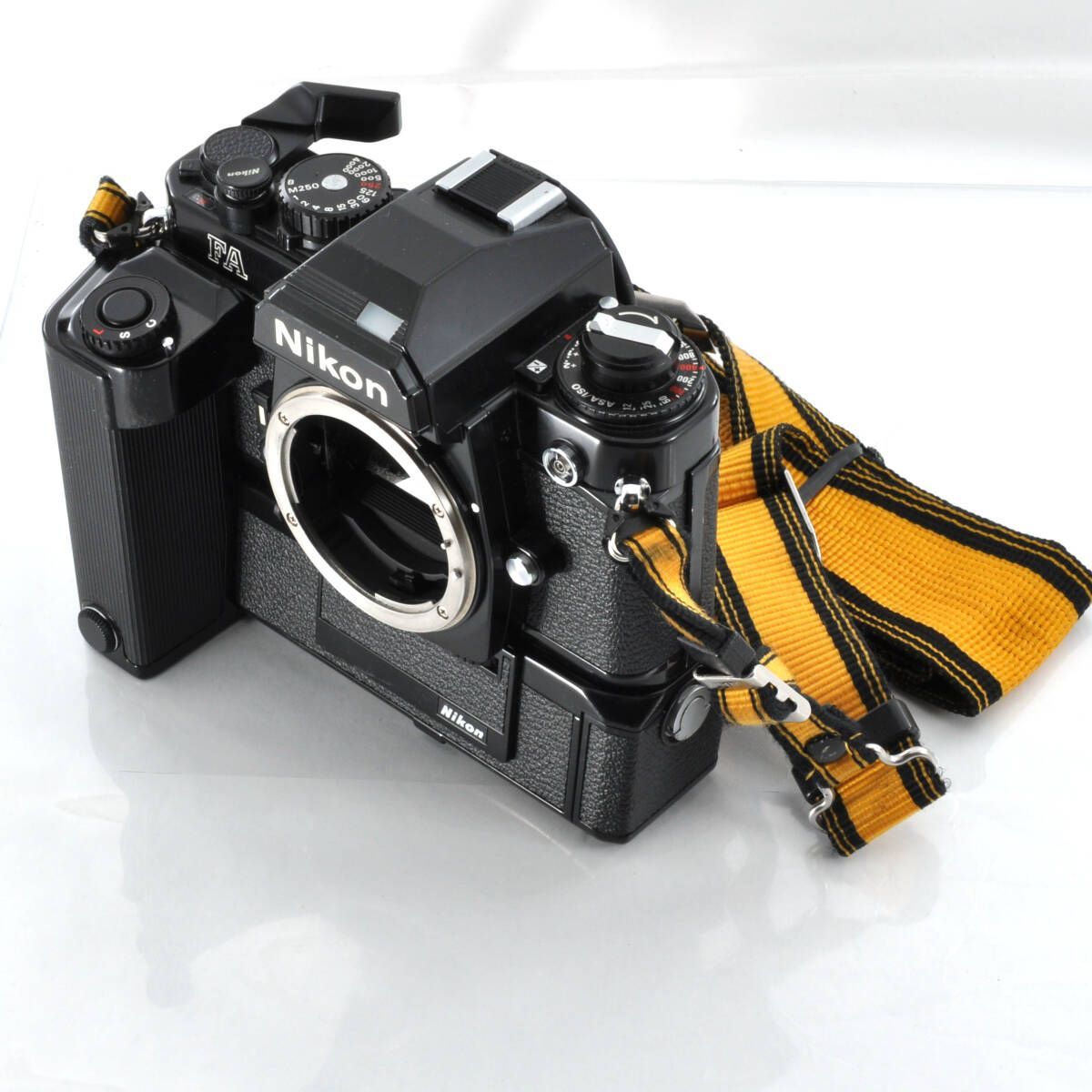 ニコン】Nikon FA フィルムカメラ + MD-15 モータードライブ #P093a