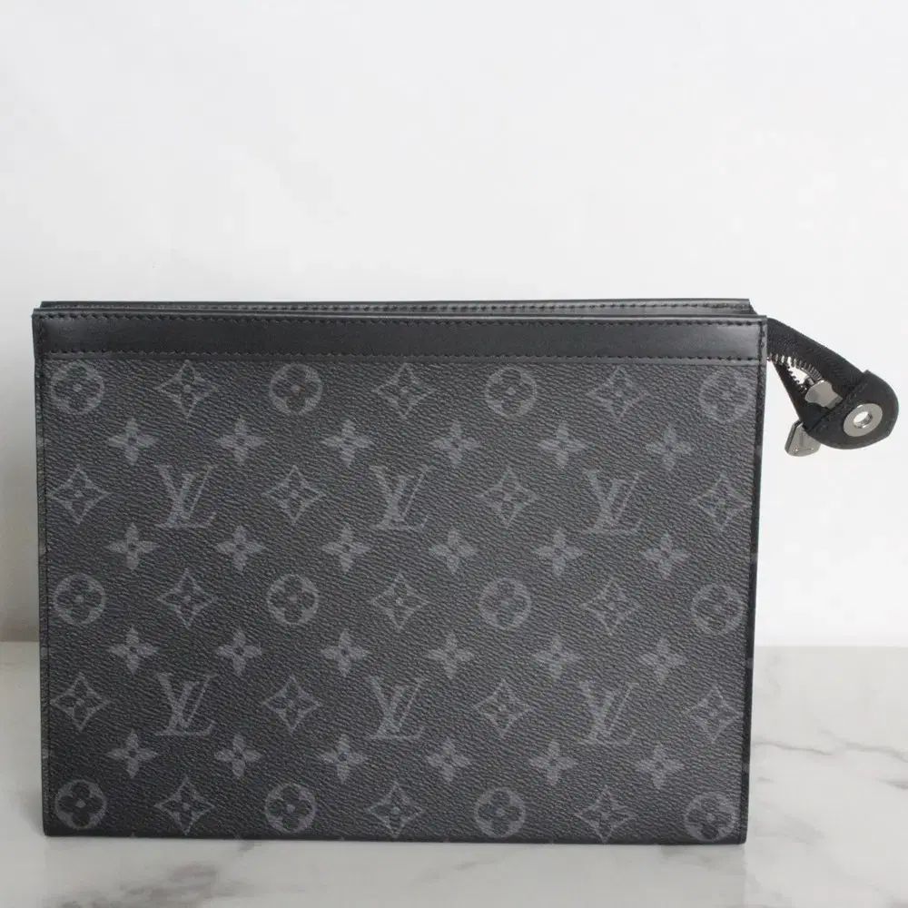 ルイヴィトン ポシェット ヴォワヤージュ エクリプス クラッチバッグ