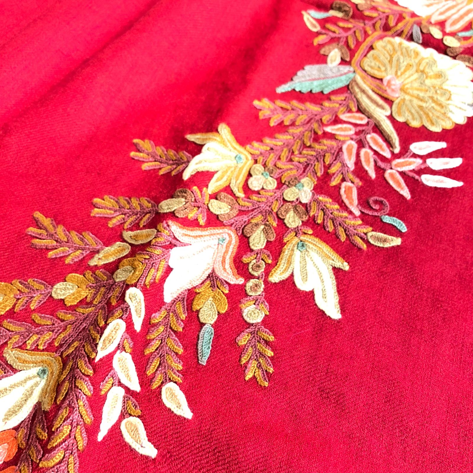 ターラブランカ TARA BLANCA ウール100% 大判 刺繍ショール☆未使用