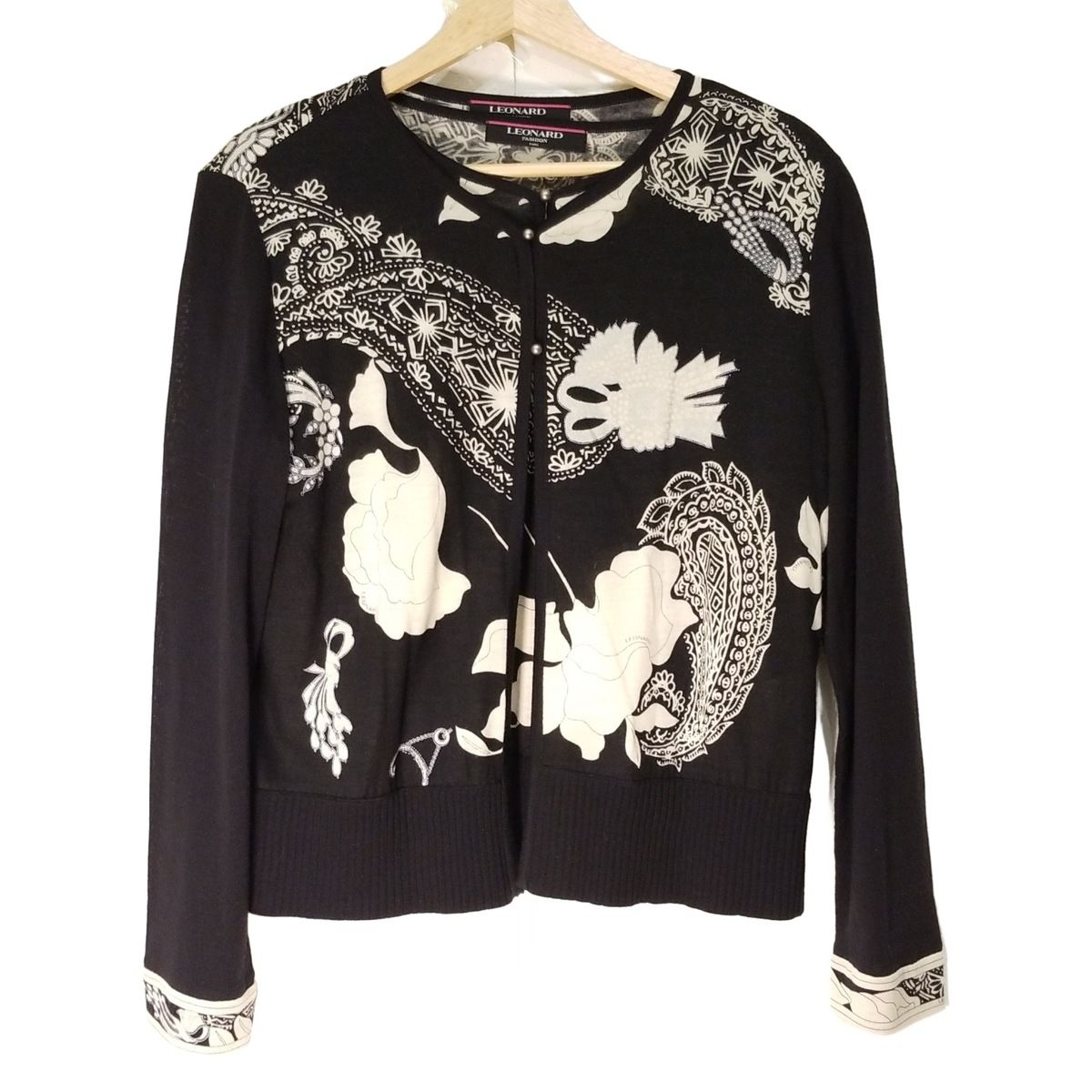超美品❤️レオナール　Lサイズ　アンサンブル❤️ LEONARD(レオナール) アンサンブル サイズLL レディース - 黒