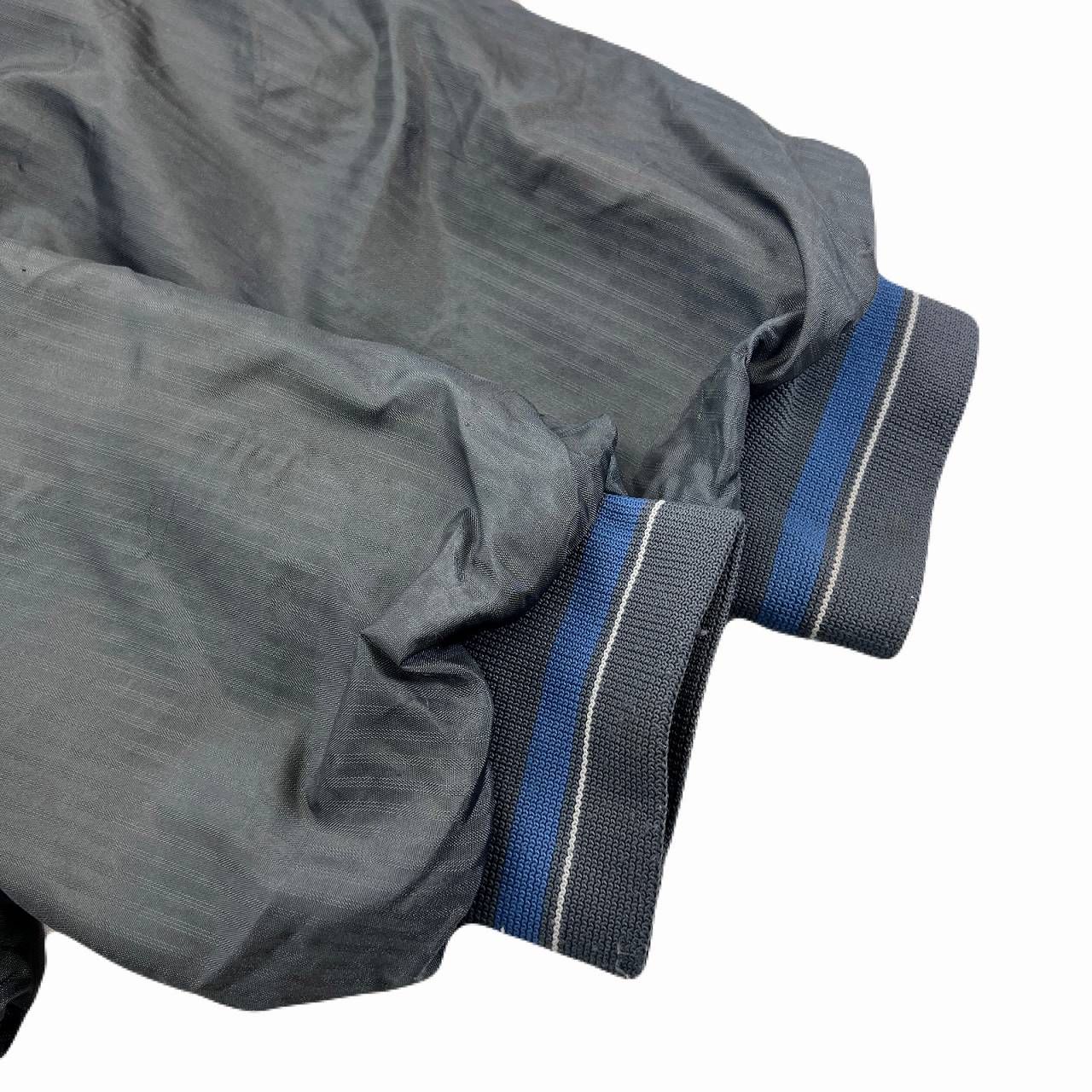 アディダス ナイロンジャケット ダークグレー メンズ Lサイズ ウィンド