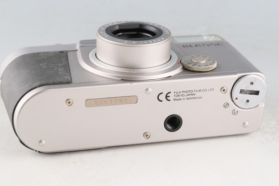 Fujifilm Klasse 35mm Point & Shoot Film Camera #60248D5 - メルカリ