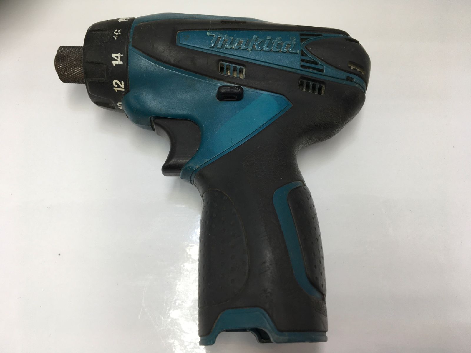 品 Makita マキタ 10.8 V充電式ドライバドリル エコツー M 02
