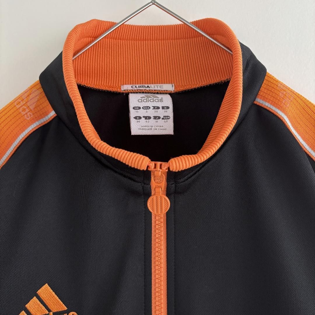 adidas トラックジャケット ジャージ 刺繍ロゴ ワンポイント オレンジ