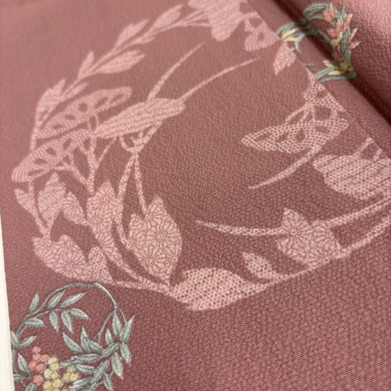 小紋 縮緬 飛び柄 上品な染め 正絹 着物 MK-1826 - メルカリ