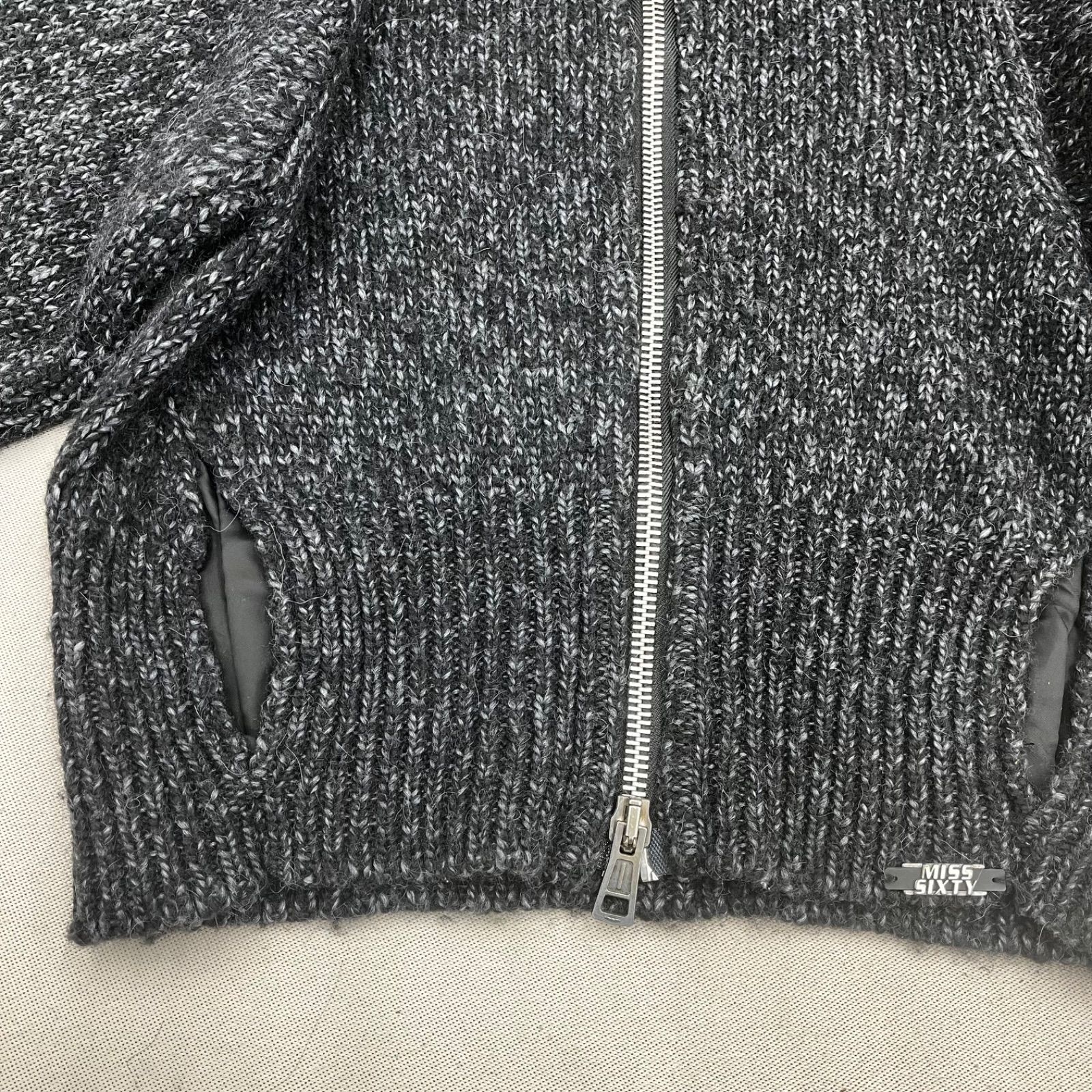 MISS SIXTY ミスシックスティ ポンチョ ジップアップ ブラック 黒