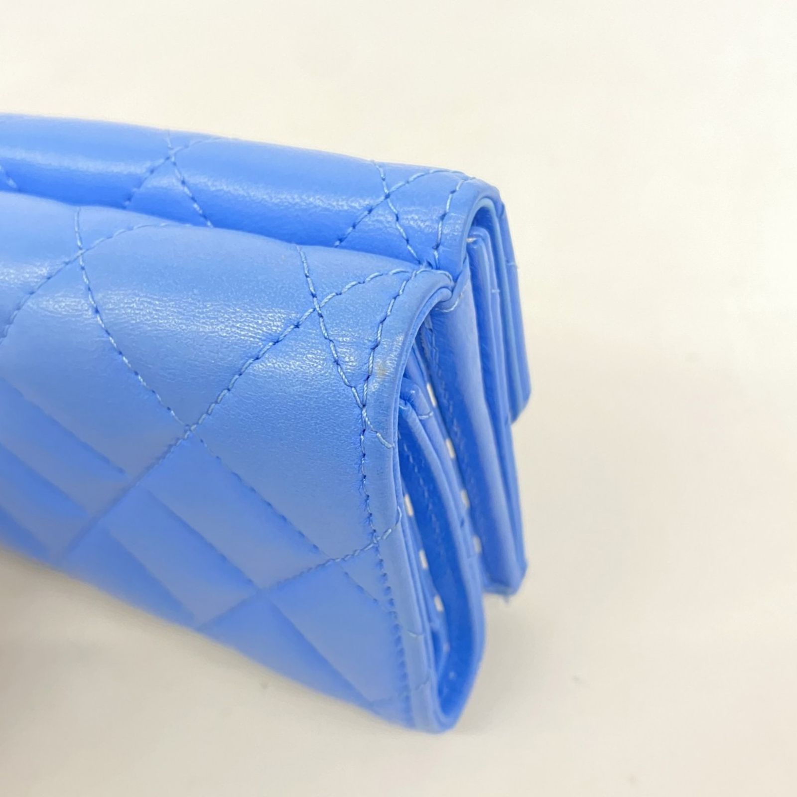 シャネル(Chanel) シャネル 三つ折り財布 マトラッセ ラムスキン