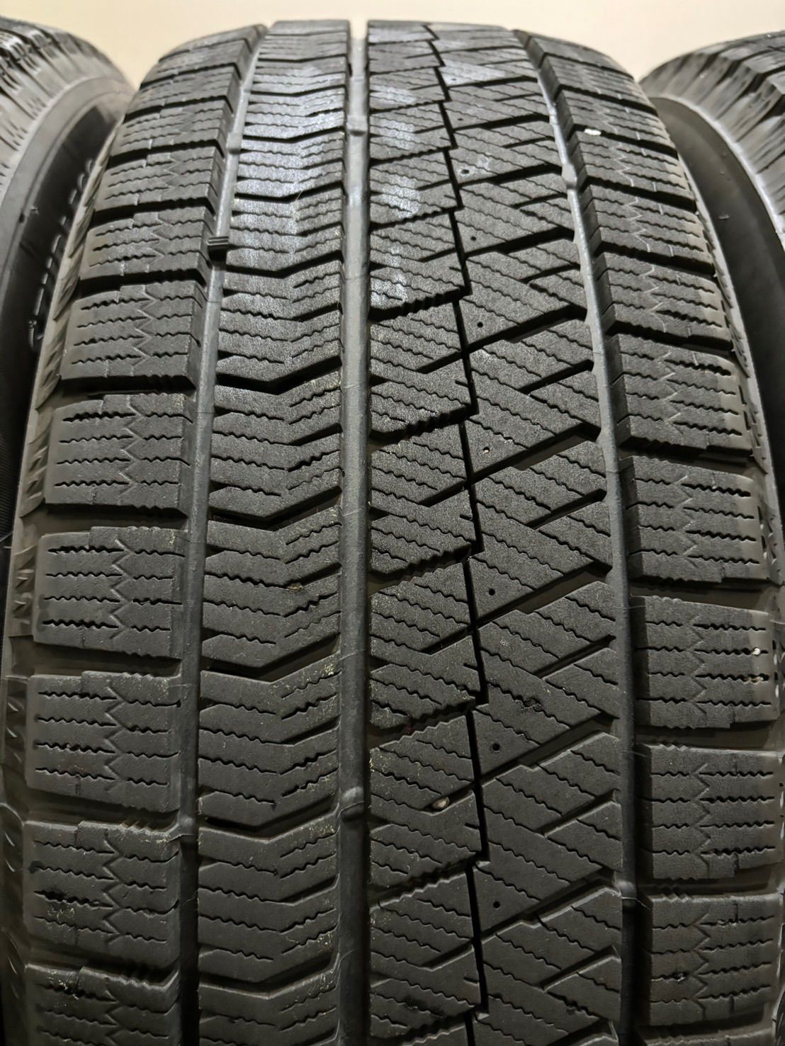  215 60 R 17 VRX 2 21年製 スタッドレス 4本 ブリヂストン ブリザック エスティマ C HR カローラクロス 南5 K 971 17インチ スタッドレス