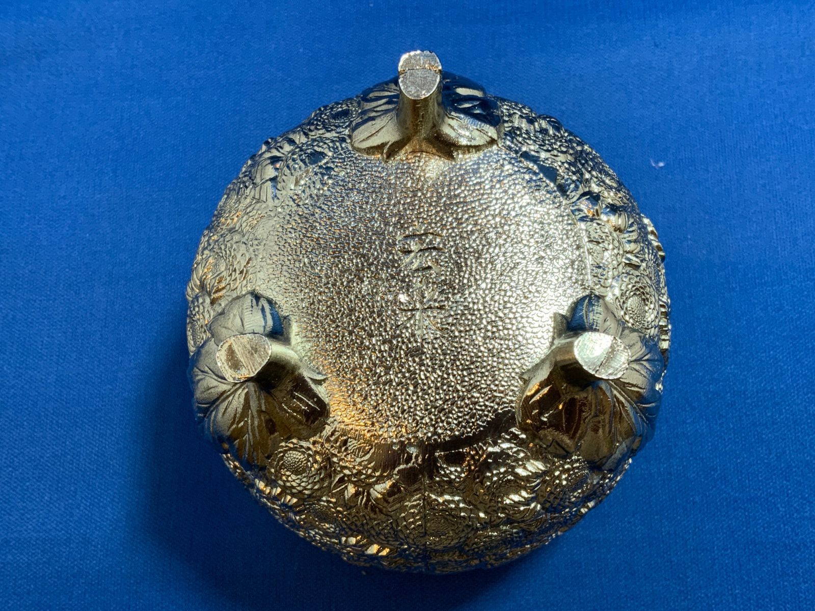 三足香炉 佐野宏采 万菊香爐 透かし蓋 香道具 金属工芸 - メルカリ