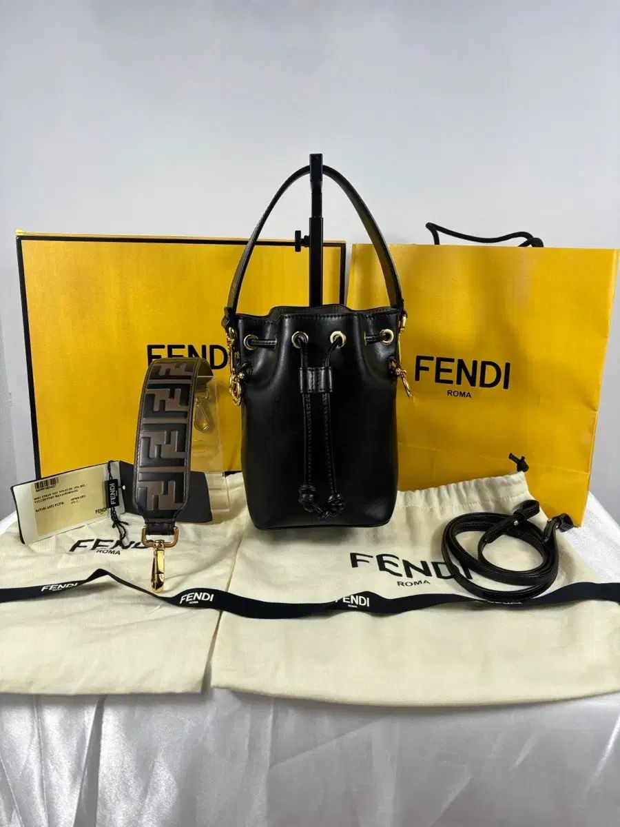 フルセット FENDI フェンディ モントレゾール バケットバッグ ミニストラップU