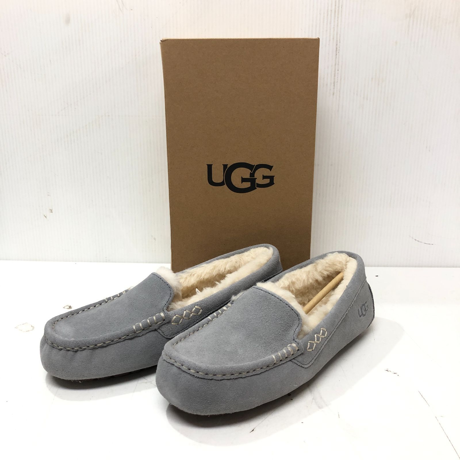 C 427 UGG ANSLEY 1106878 L.GRY 26 cm モカシン