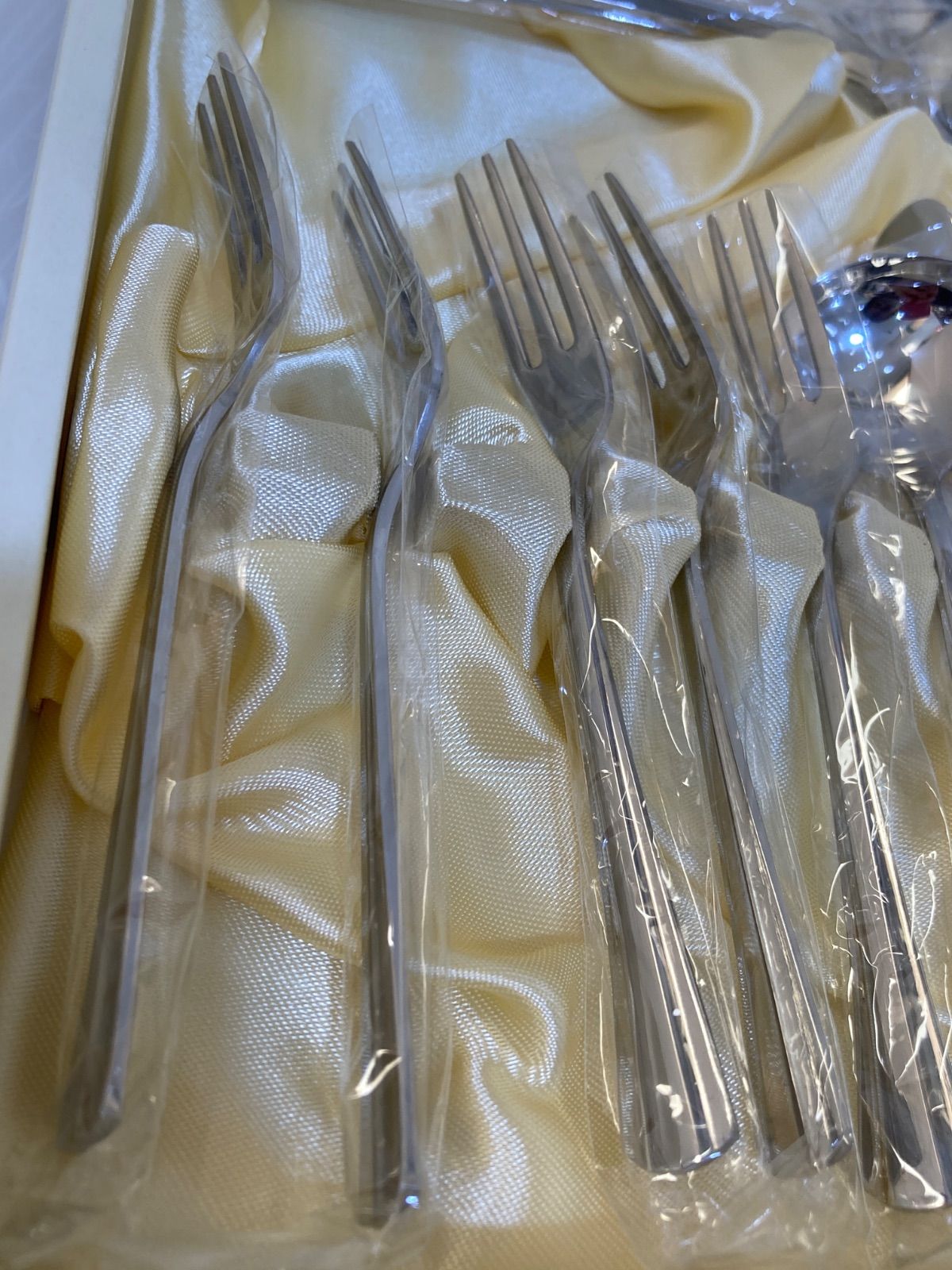 Noritake ノリタケ カトラリーセット シェル型シルクロード17ピース