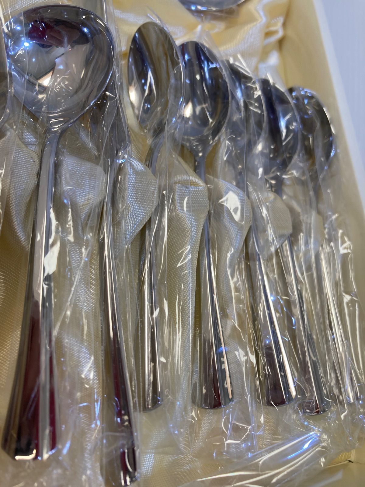 Noritake ノリタケ カトラリーセット シェル型シルクロード17ピース