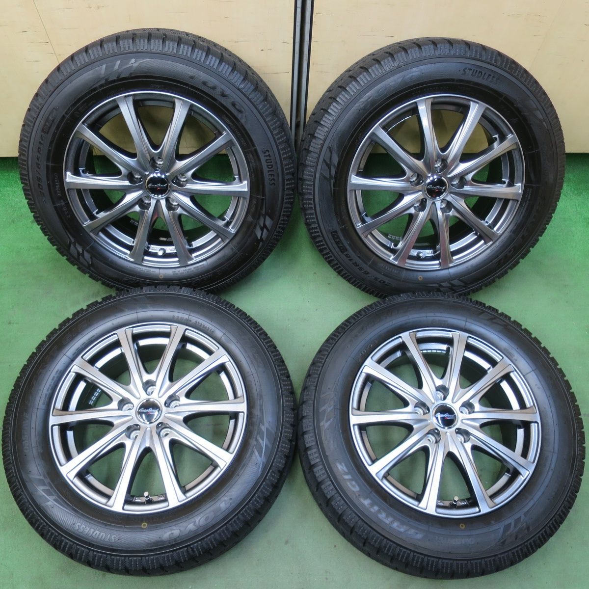 超バリ溝 21年 キレイ ほぼ10分 スタッドレス 205 65 R 16 トーヨー オブザーブ ガリット GIZ EuroSpeed MANARAY SPORT ユーロスピード 16インチ PCD 114 3 5 H 5112813イス