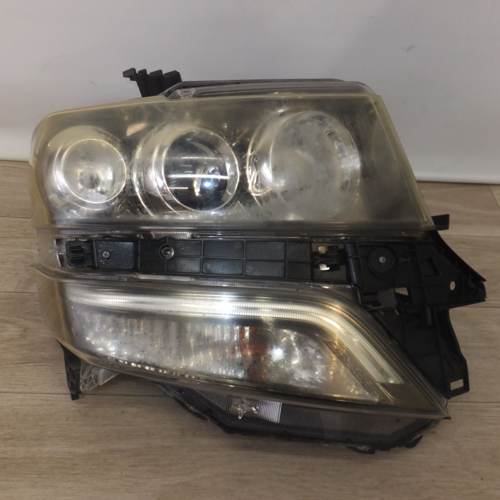  [送料無料] ★ホンダ HONDA 純正 N-BOX カスタム DBA-JF1 ヘッドライト KOITO 100-62038 右(21)★ ライト
