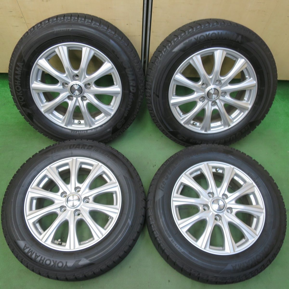 バリ溝！キレイ！9.5分☆スタッドレス 205/65R16 ヨコハマ アイス