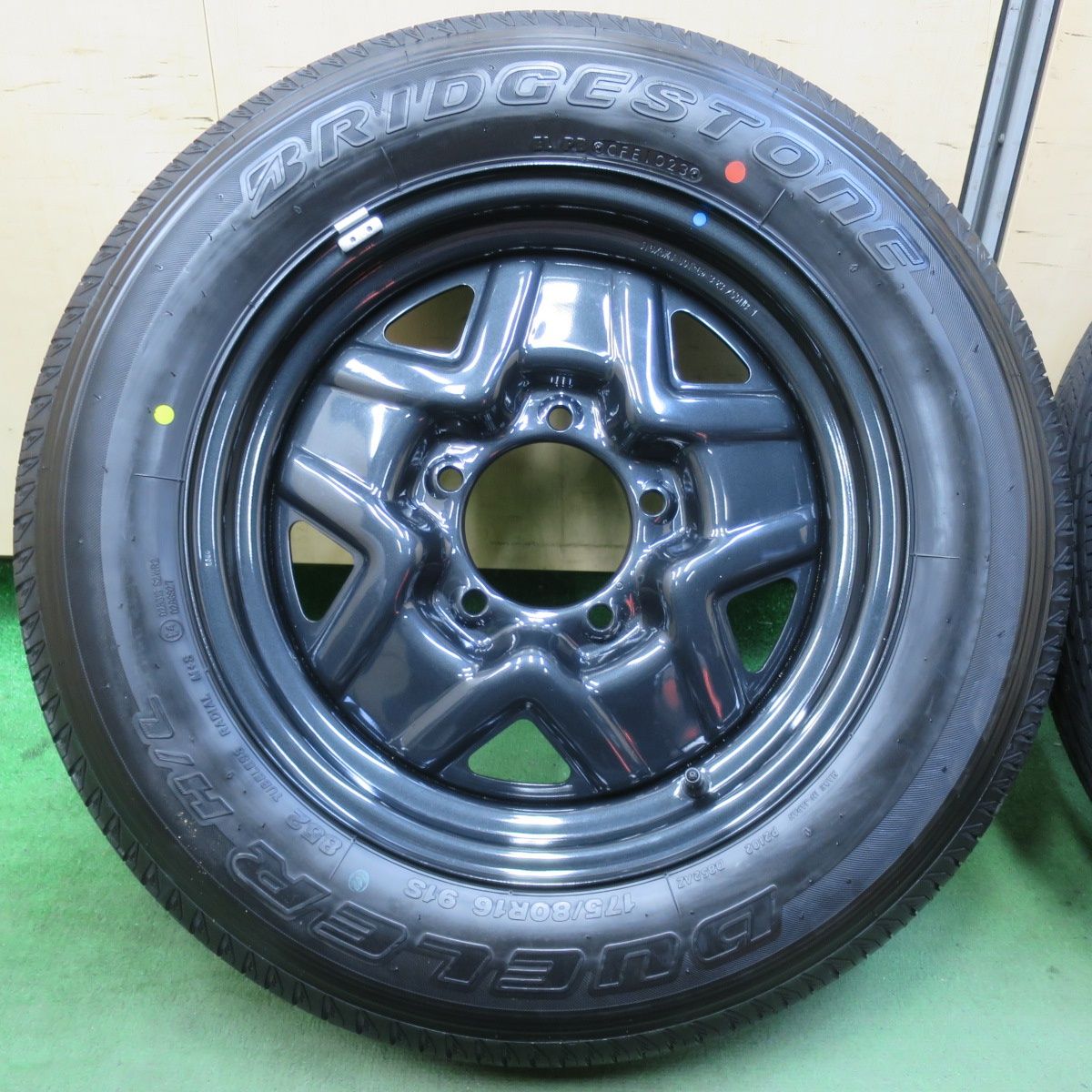 新車外し！23年☆スズキ JB64W ジムニー 純正 スチール 175/80R16