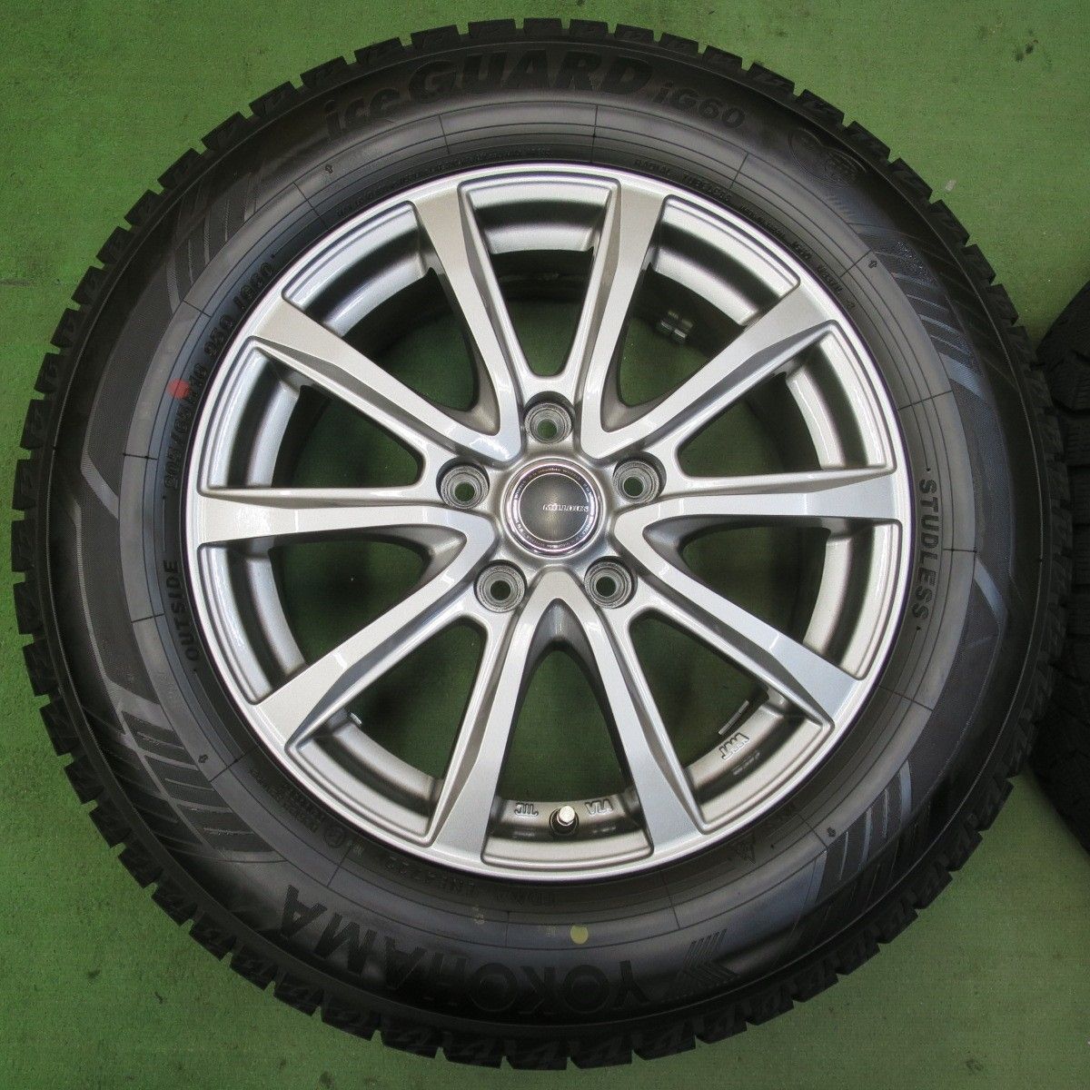 バリ溝！22年！キレイ！9.5分☆スタッドレス 205/65R16 ヨコハマ