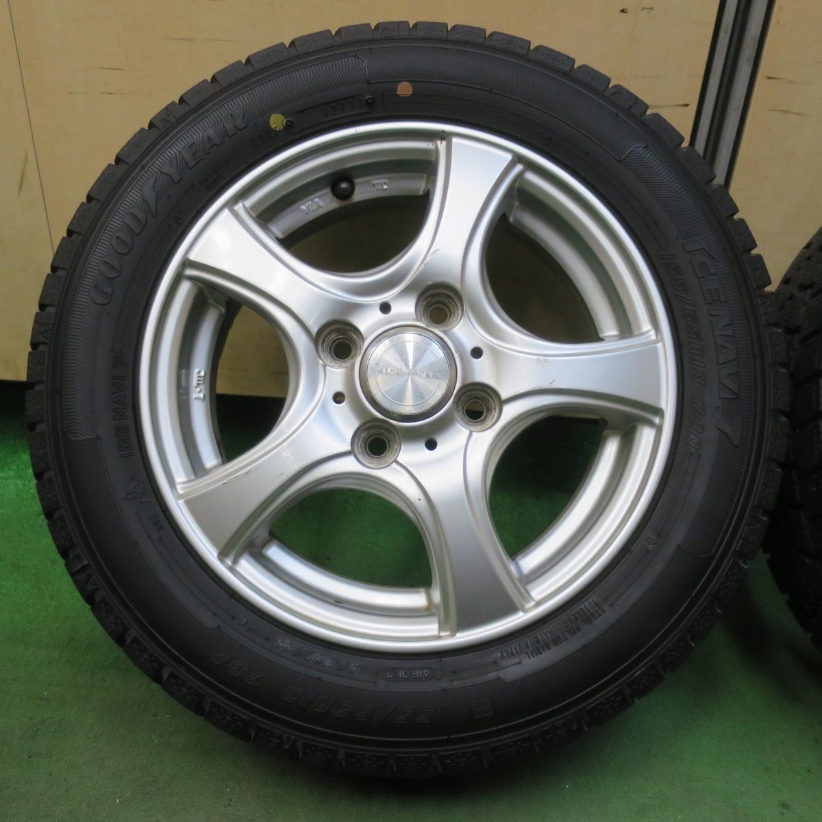 バリ溝！23年！8.5分！2本☆スタッドレス 155/65R13 グッドイヤー