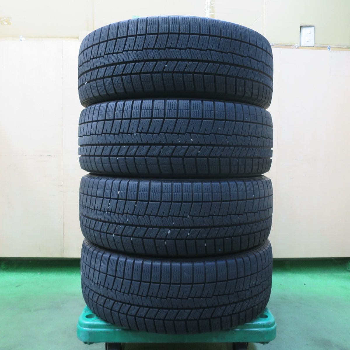 バリ溝！21年！キレイ！9.5分☆マツダ3 ファストバック 純正 215/45R18