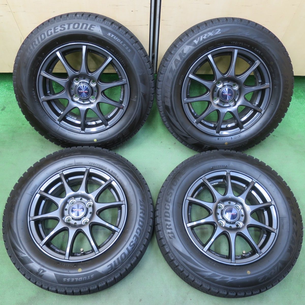 バリ溝！23年！キレイ！9.5分☆スタッドレス 175/70R14 ブリヂストン