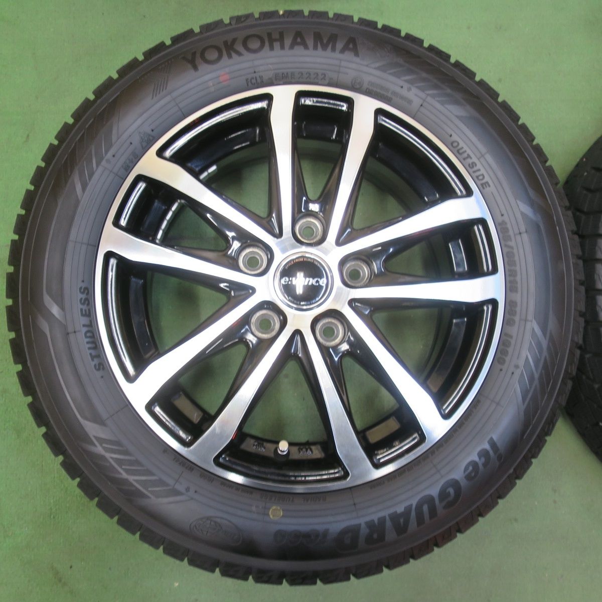 バリ溝！22年！9.5分☆スタッドレス 185/65R15 ヨコハマ アイスガード