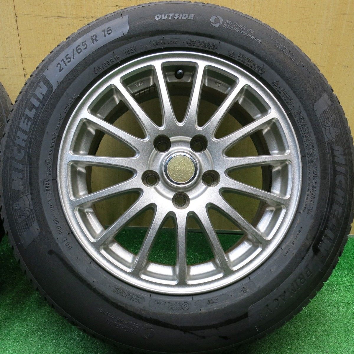 バリ溝 24年 8 5分 215 65 R 16 ミシュラン プライマシー4 ECO FORME エコフォルム 16インチ PCD 114 3 5 H ノ