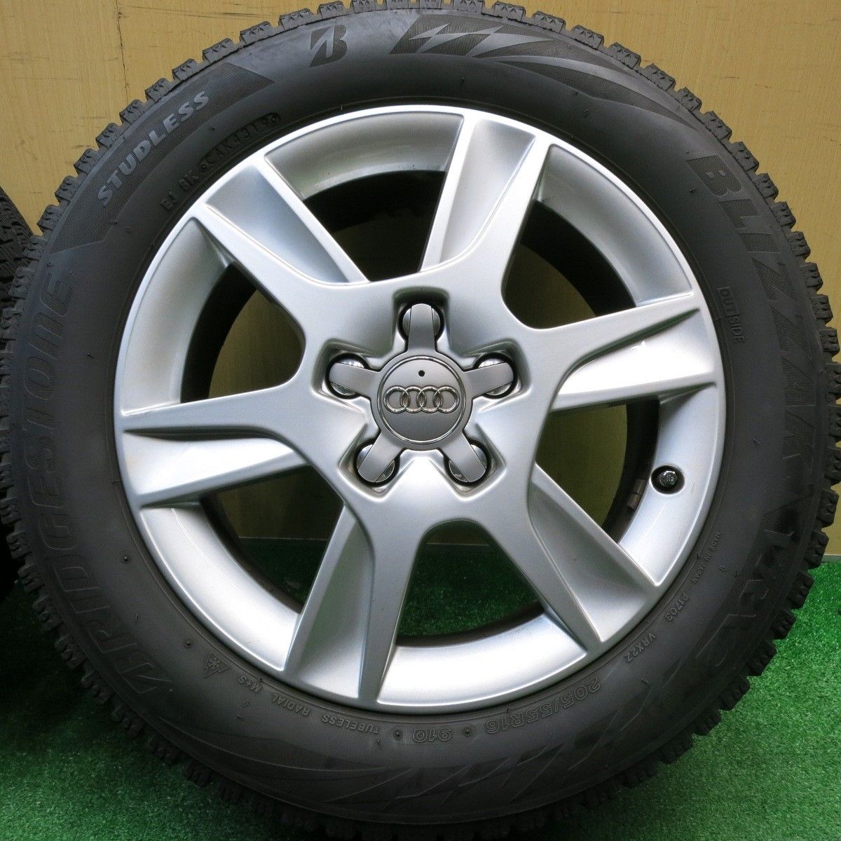 バリ溝 8 5分 アウディ A 3 205 55 R 16 スタッドレス ブリヂストン ブリザック VRX 2 16インチ PCD 112 5 H ス