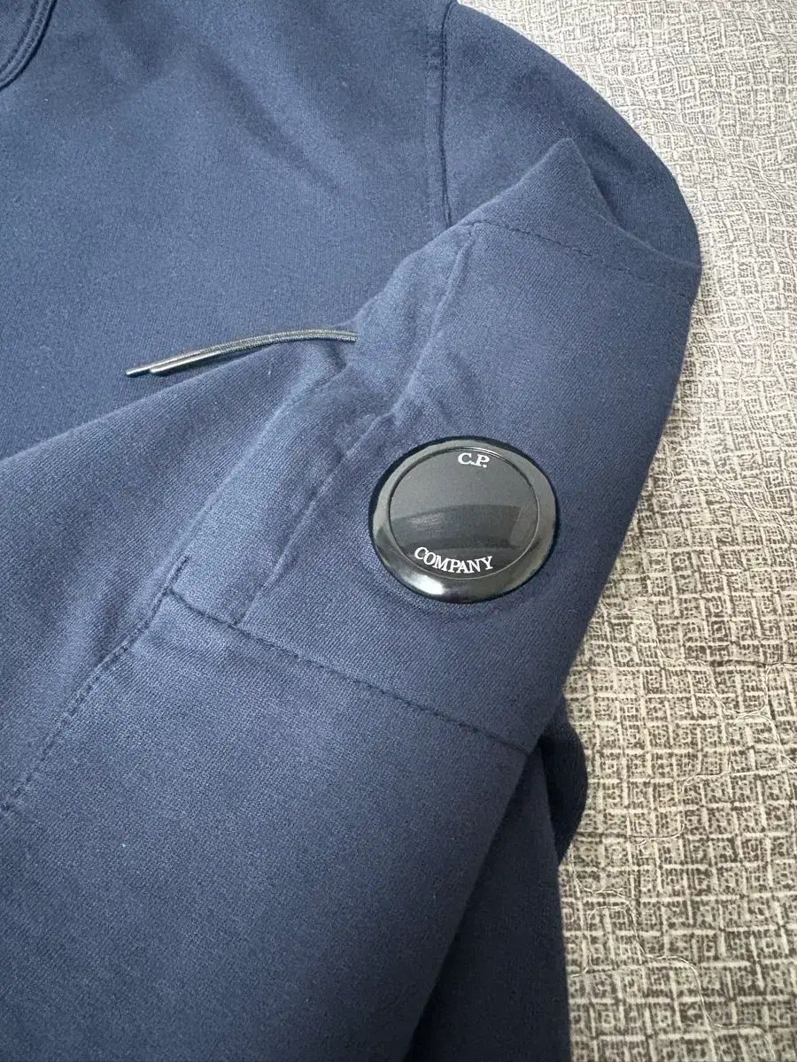 C.P. COMPANY シーピーカンパニー ネイビー スウェット XL - メルカリ