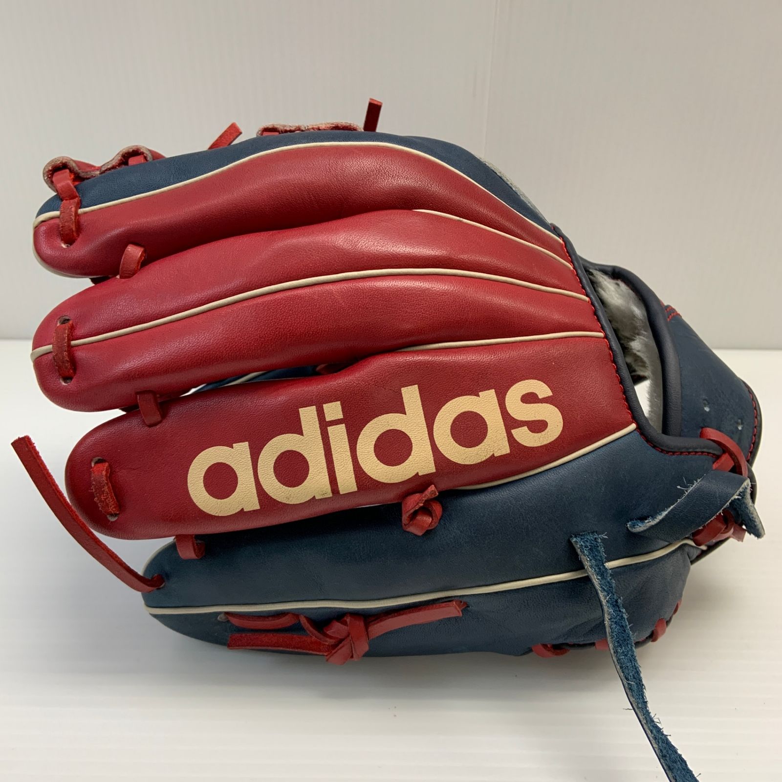 アディダス 一般 大人用 軟式 野球 グローブ グラブ タグ付き未使用品 アディダス 一般 大人用 軟式 野球 グローブ グラブ タグ付き未使用品
