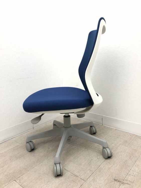  品 オカムラ CG Mチェア CG11WR ブルー 昇降式 オフィスチェア ワークチェア 椅子 チェア