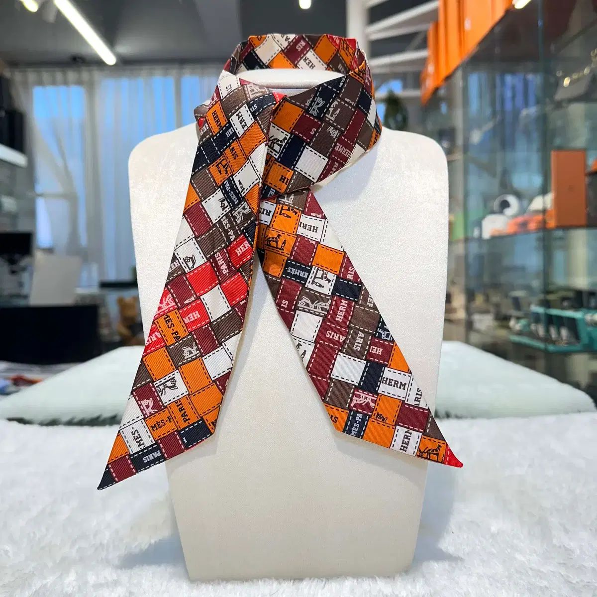 エルメス ツイリー スカーフ マルチ オレンジ - メルカリ