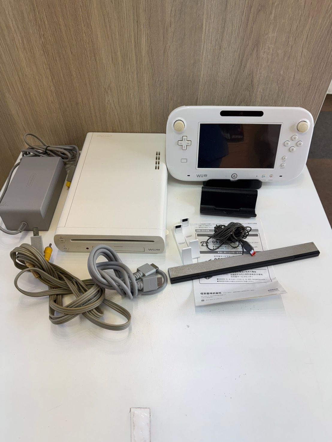 中古品】Nintendo wiiU 本体 ホワイト ケーブル付き 任天堂 現状品