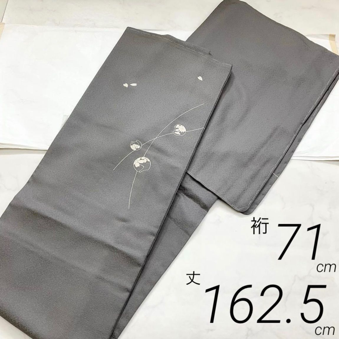 ◇kimono+one◇kimonoarisa◇厳選◇未使用同然◇桜模様◇綺麗な色合い