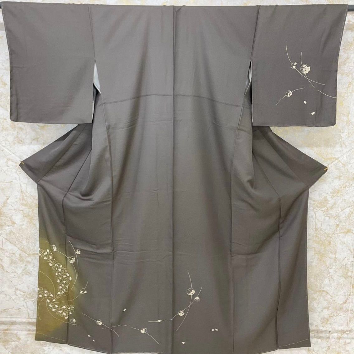 ◇kimono+one◇kimonoarisa◇厳選◇未使用同然◇桜模様◇綺麗な色合い