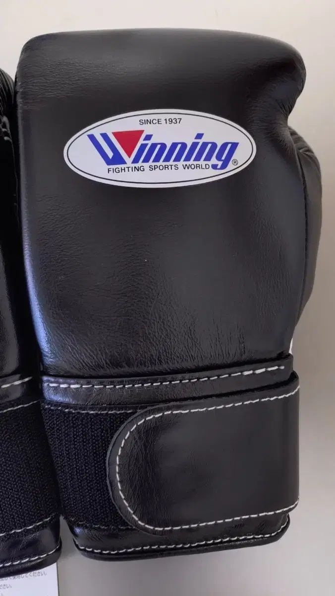 ウィニング グローブ プロフェッショナル タイプ 8オンス ブラック
