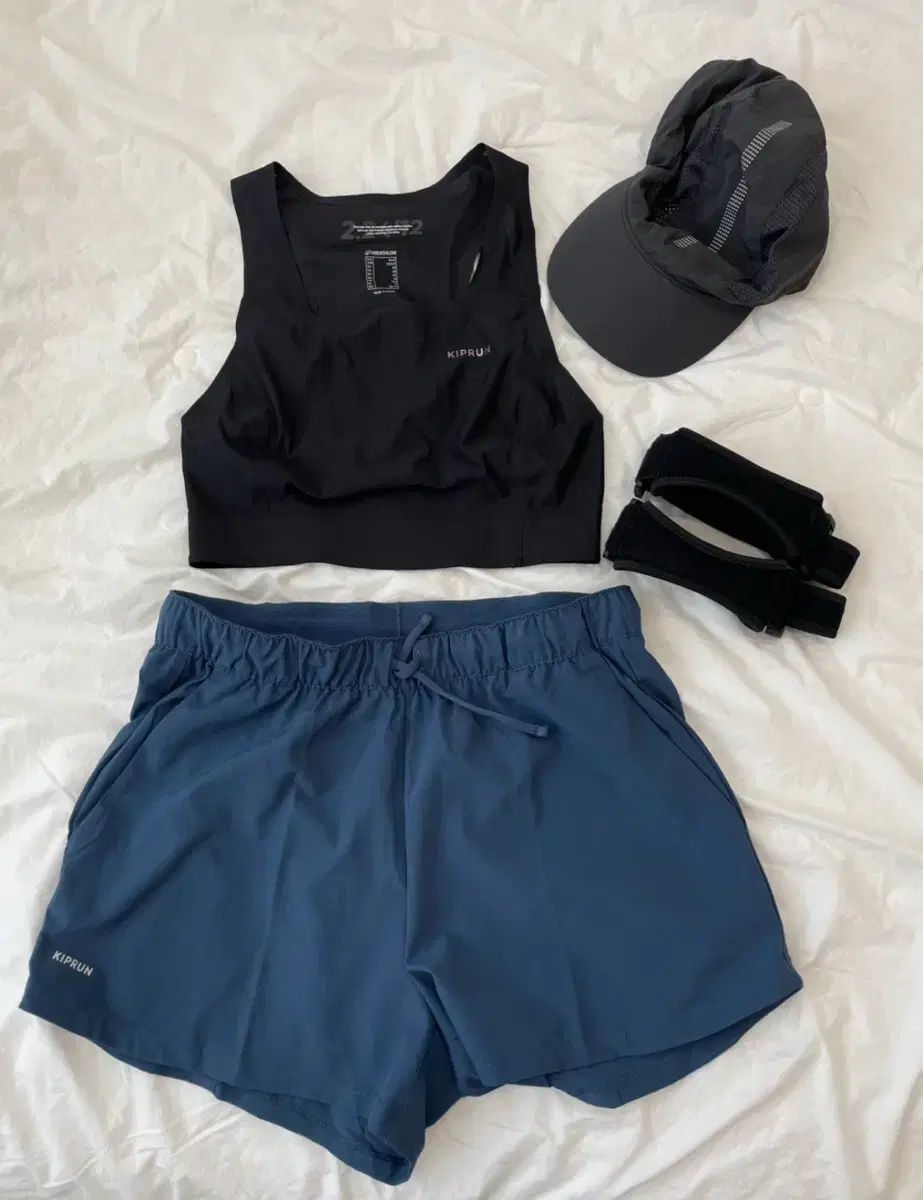 デカトロン/8万/まとめ クロップドシングレット XS ショーツ S メッシュキャップ サポーター
