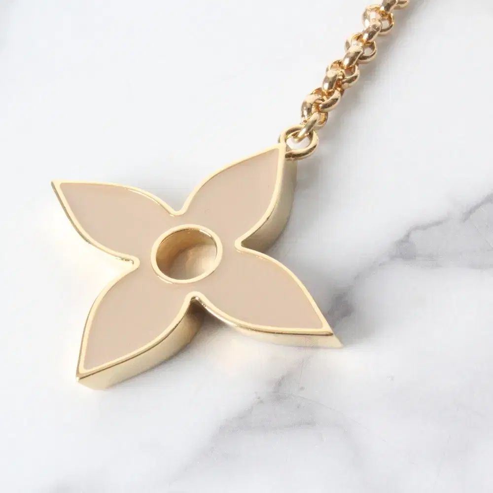 ルイヴィトン フルール ド モノグラム バッグチャーム キーホルダー