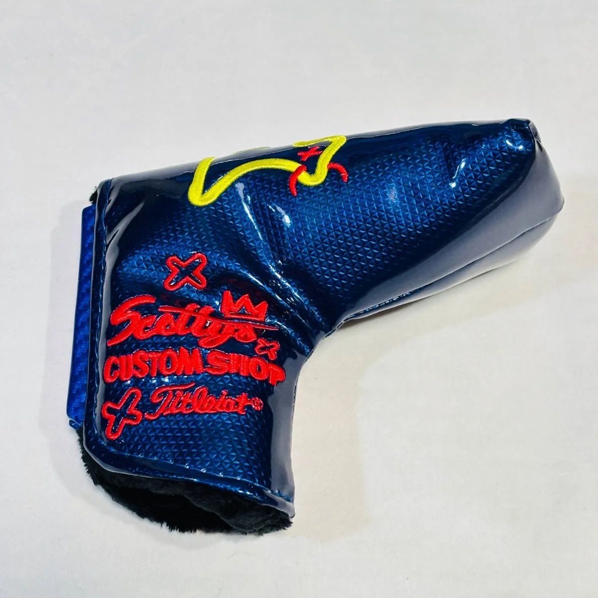 スコッティキャメロン　鮮やかなブルーのポップデザイン！パターカバーのプレゼント有 スコッティキャメロン 鮮やかなブルーのポップデザイン！パターカバー