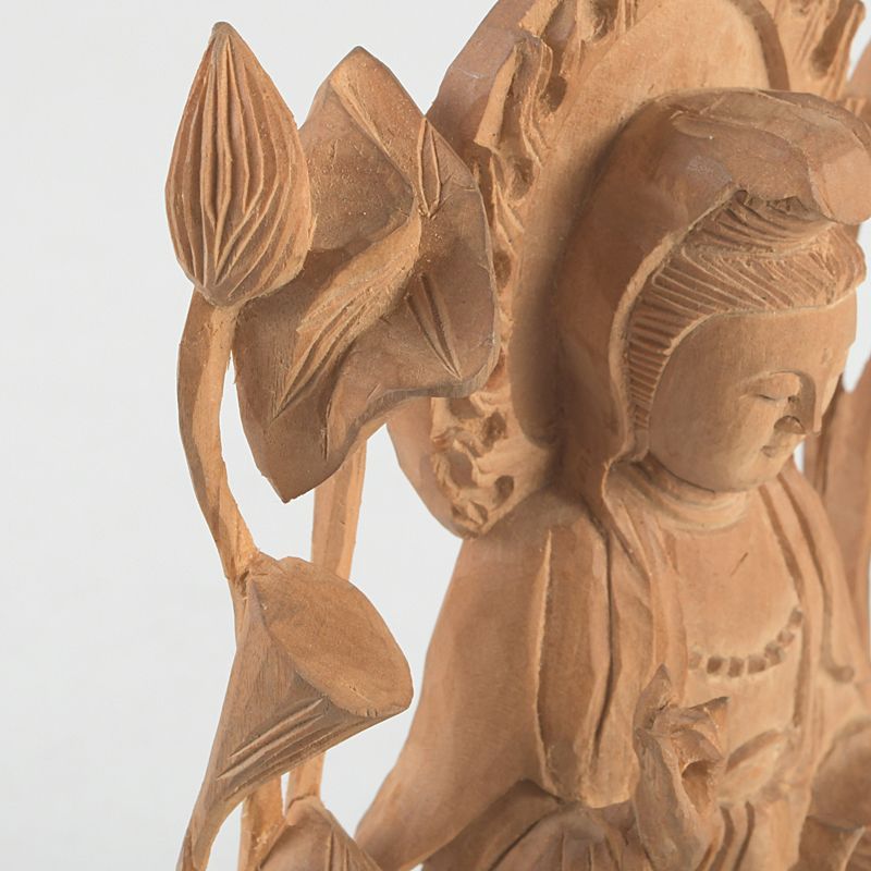 仏教美術 香木 白檀彫刻 観音菩薩像 仏像 置物 C S414 - メルカリ