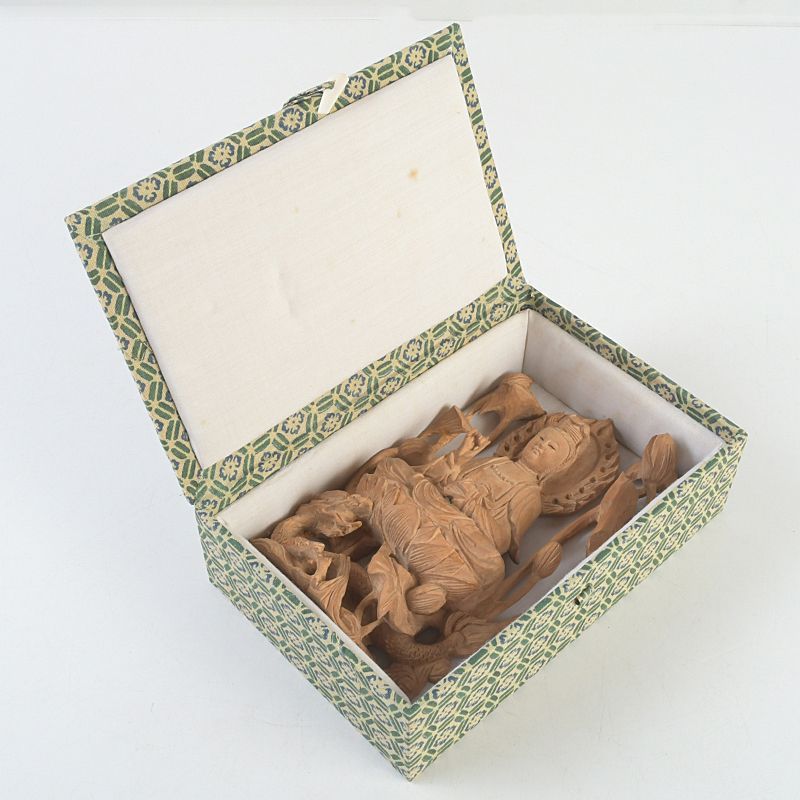 仏教美術 香木 白檀彫刻 観音菩薩像 仏像 置物 C S414 - メルカリ