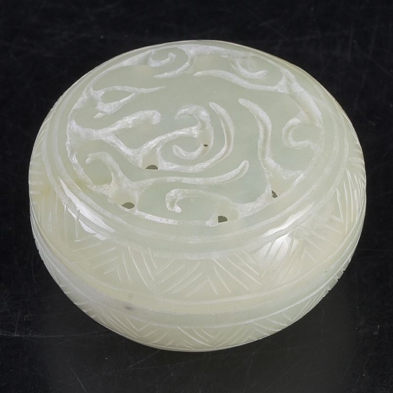 中国 玉石岫玉彫刻 透かし彫 香合 蓋物 箱付 N S416 - メルカリ