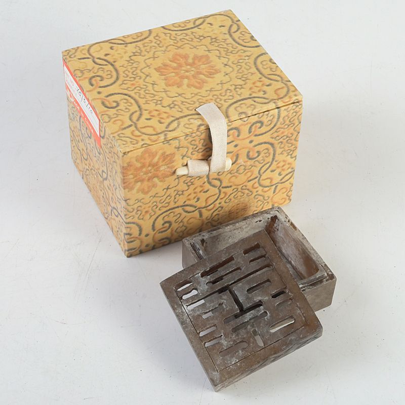 中国 蜜蝋彫刻 透かし彫喜字 香合 蓋物 箱付 N S418 - メルカリ