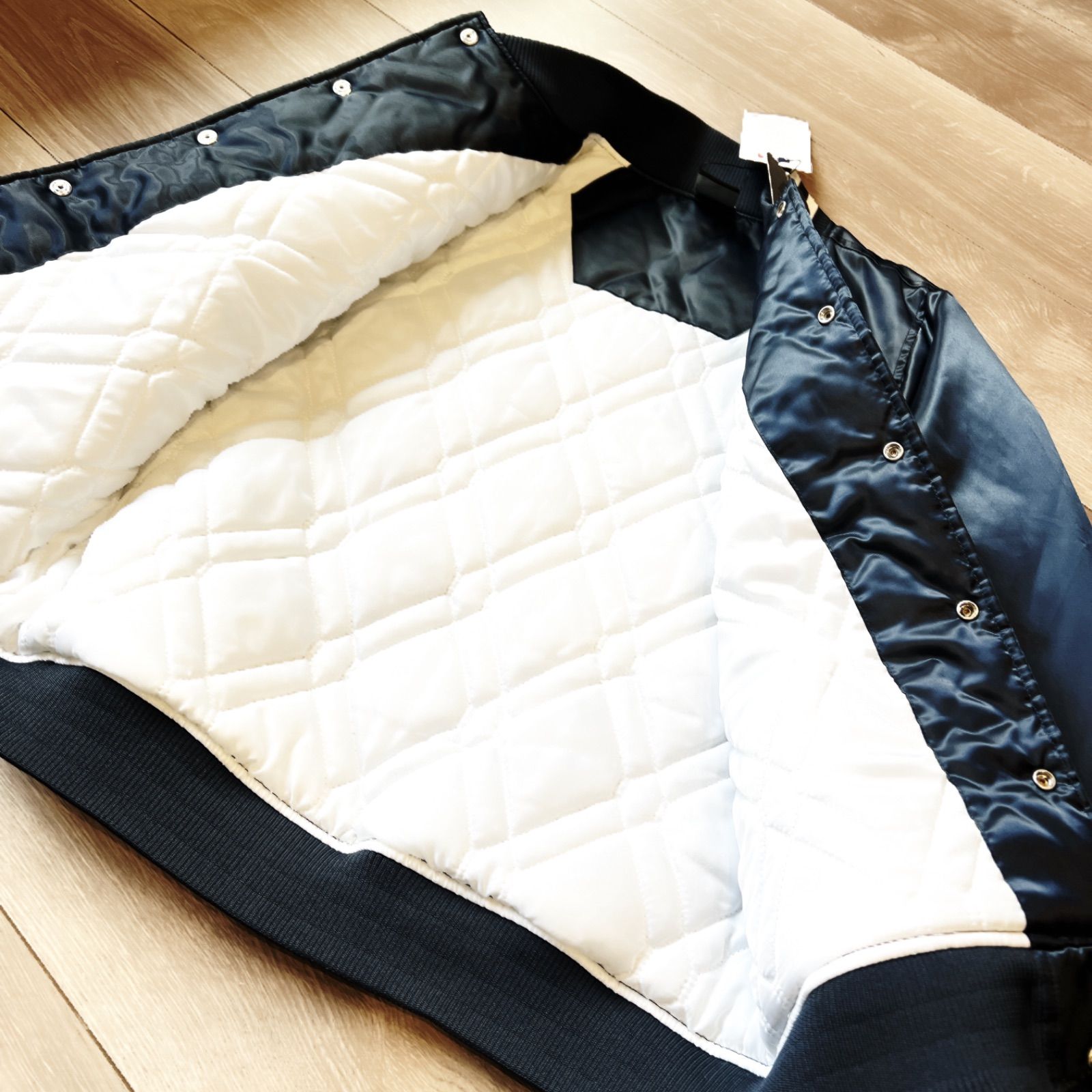 新品 Majestic マジェスティック 中綿 ダウン MLB ヤンキース