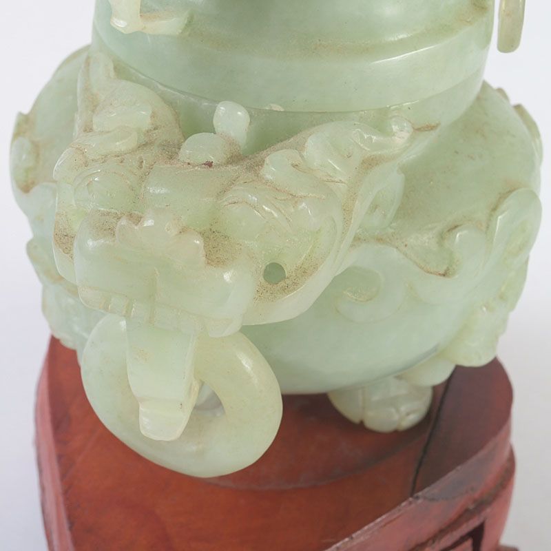 中国 玉石岫玉彫刻 雙耳活環 龍鈕蓋爐 三足香炉 唐木台付 C S423