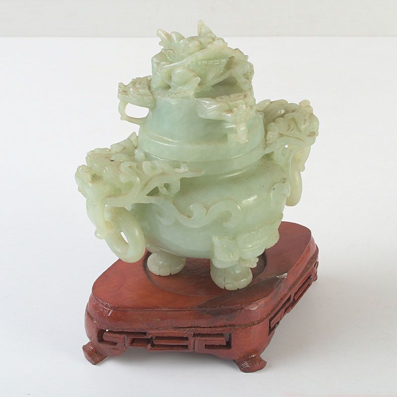 中国 玉石岫玉彫刻 雙耳活環 龍鈕蓋爐 三足香炉 唐木台付 C S423