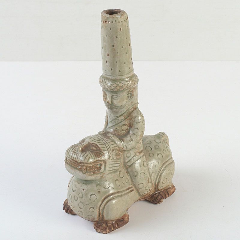 中国 龍泉窯 青磁 神獣人物花入 花器 N S426 - メルカリ